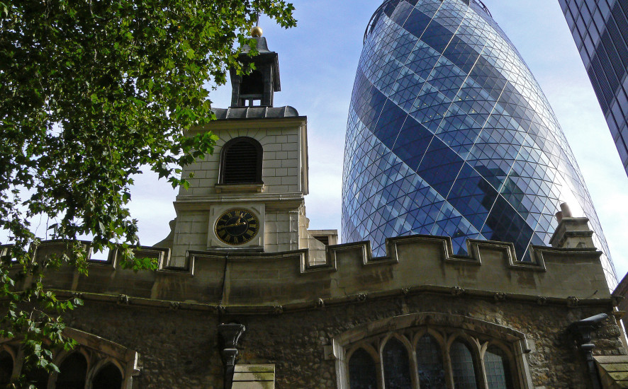 The_church_of_St_Helen's,_Bishopsgate,_London_with_-The_Gherkin-.